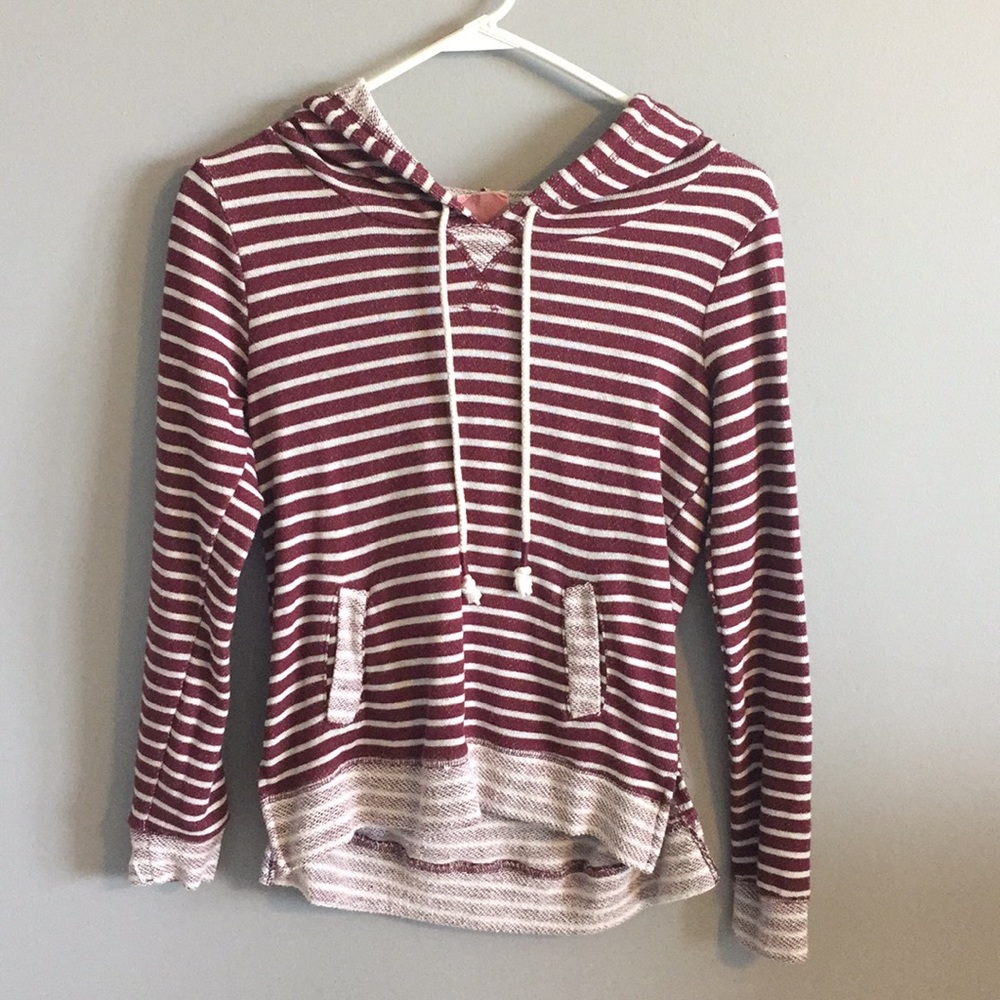 Maroon/white striped hoodie BKE